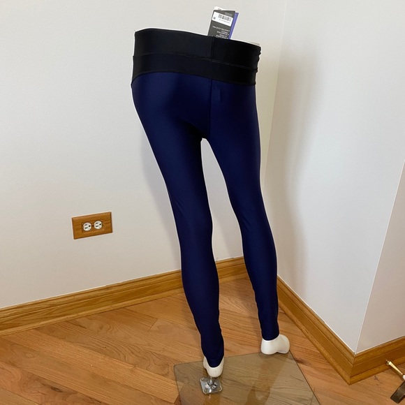 Medium Under Armour Leggings - Picture 6 of 8